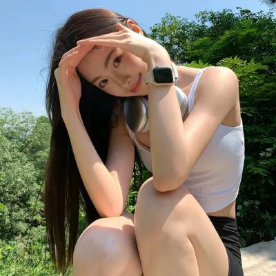 他从火光中走来